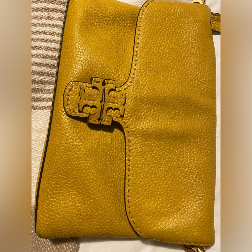 Gently used Tory Burch Crossbody. Only sign of wear is the pen mark inside.